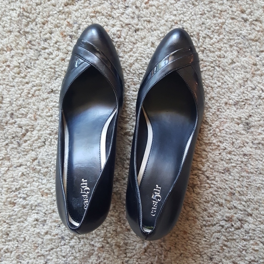 Women's formal pump